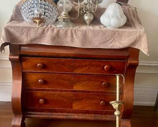 Lamps, light fixtures and glass shades.