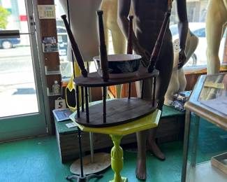 Tables, Mannequins