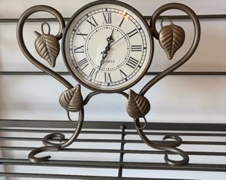 Mantle clock