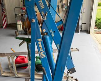 2 1/2 ton power lift