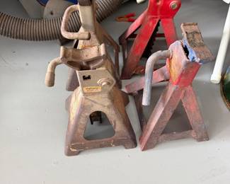 Car jacks
