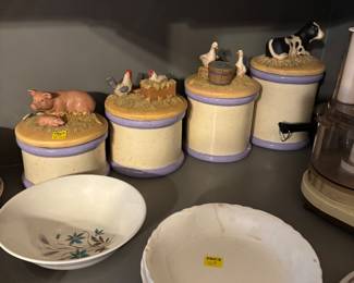 Unique canister set