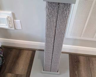 cat scratcher