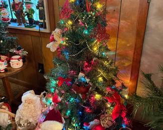Pre-lit tree