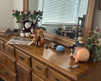 bedroom set and more items