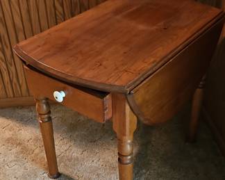 Drop Leaf Side Table with Drawer