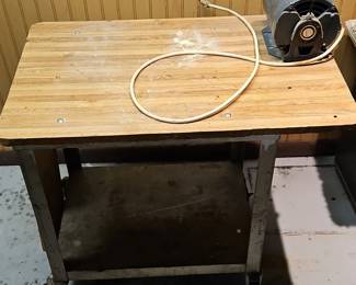 Workbench with Grinder