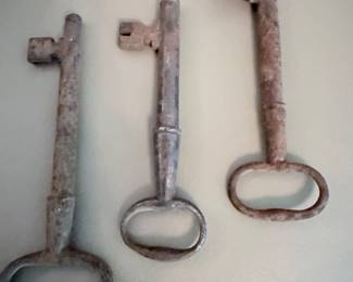 cast iron antique keys