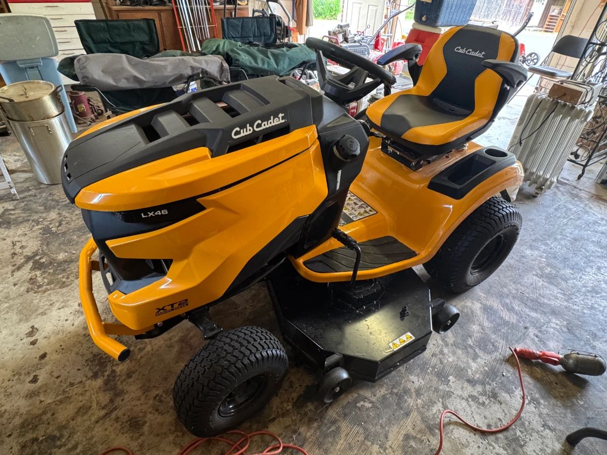 Cub Cadet XT2 LX46 (46") Kohler Lawn Tractor (24 Hour Usage)