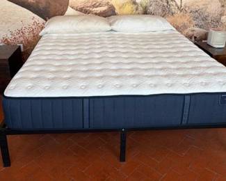 Stearns & Foster Estate King with bed frame, like new