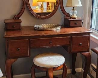 vintage vanity table set