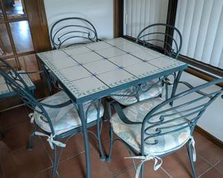Rare Vintage Woodard "Ribcage" Set of 4 Chairs and Table. Tiles can be removed to replace with different pattern