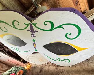 Large Mardi Gras Outdoor Decorations