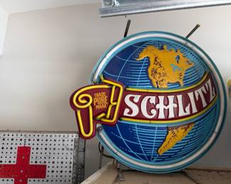 Neon schlitz beer sign