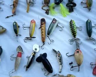 Vintage Wooden Fishing Lures & Frogs – Fred Arbogast Jitterbugs, Heddon & More