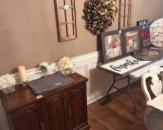 Server and decor