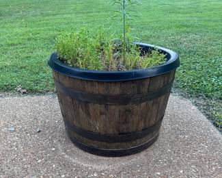 planters (2 available)