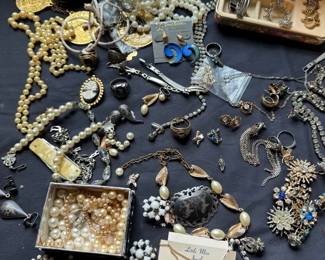 Vintage Costume Jewlery