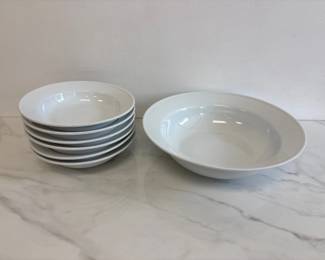 Lot 7276 WilliamsSonoma Pantry Essentials Pasta Salad Serving Bowls