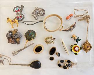 Lot 7464 Vintage Costume Jewelry