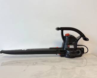 Lot 7361 Black Decker BV3100 Corded Electric Leaf Blower