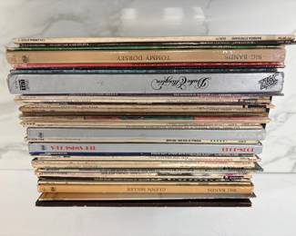 Lot 7422 Vintage Vinyl Records Rod Stewart Streisand Dean Martin Neil Diamond More