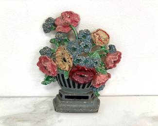 Lot 7129 Vintage Cast Iron Flower Doorstop