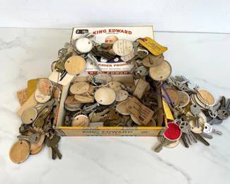 Lot 7085 Vintage Keys