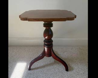 Lot 7314 Antique Federal Style Side Table