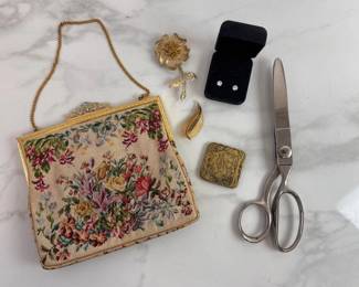 Lot 7055 Vintage Petit Point Handbag Purse Costume Jewelry Wiss Pinking Shears