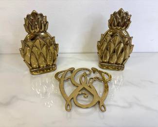 Lot 7384 Virginia Metalcrafters Brass Pineapple Bookends George Washington Trivet
