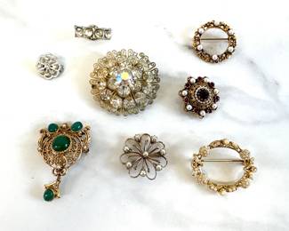 Lot 7304 Vintage Pins Brooches Jewelry