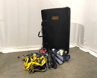 Lot 7205 Rock Climbing Gear Misty Pad