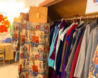 Items Located In The 2nd Floor 1st Bedroom