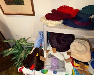 Items Located In The 2nd Floor 2nd Bedroom