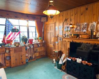 Items Located In The Family Room
