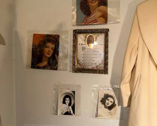 Items Located In The 1st Bedroom (MASTER)
