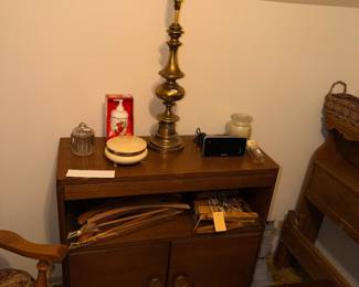 Items Located In The 2nd Floor 2nd Bedroom