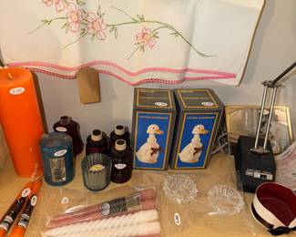 Items Located In The 2nd Floor 1st Bedroom