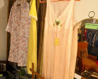 Items Located In The 2nd Floor 2nd Bedroom