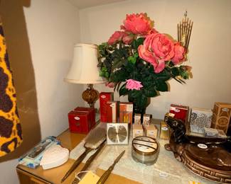 Items Located In The 1st Bedroom (MASTER)