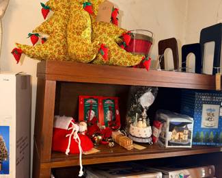 Items Located In The 2nd Bedroom (Vintage Toys & Games ~ Sewing)