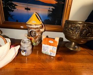 Items Located In The 2nd Floor 2nd Bedroom