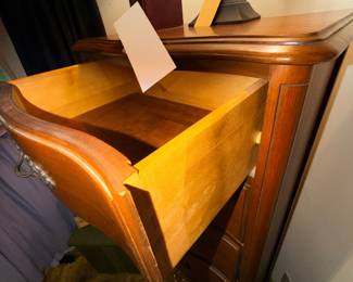 Items Located In The 2nd Floor 2nd Bedroom