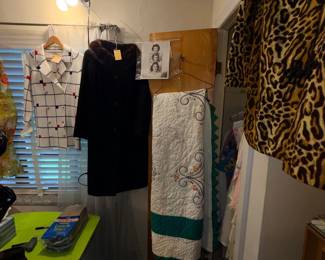 Items Located In The 1st Bedroom (MASTER)