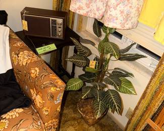 Items Located In The 2nd Floor 2nd Bedroom
