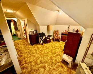 Items Located In The 2nd Floor 2nd Bedroom