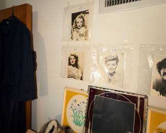 Items Located In The 1st Bedroom (MASTER)