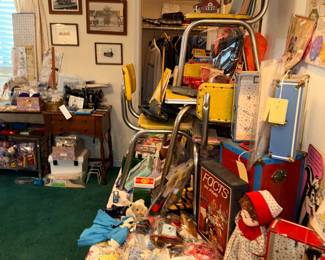 Items Located In The 2nd Bedroom (Vintage Toys & Games ~ Sewing)