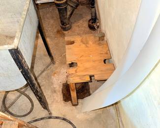 Items Located In The Lower Un-Finished Tool Room